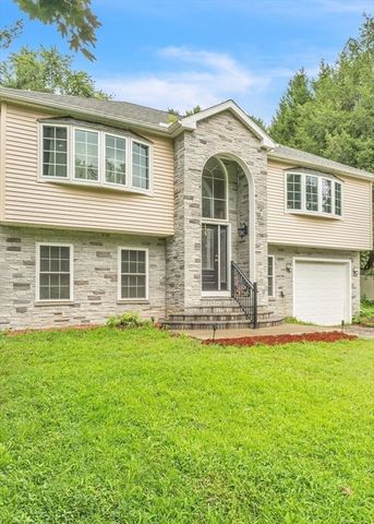 15 Bailey St, Agawam, MA 01001