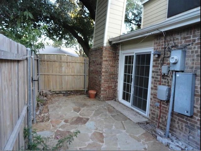 2717 Meadowstone Court, Carrollton, TX 75006