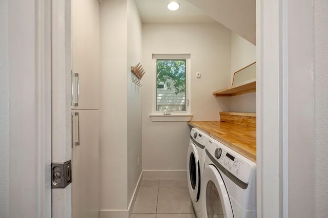 2812 Oak Springs DR 1, Austin, TX 78702