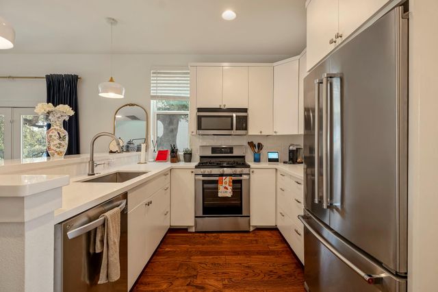 2812 Oak Springs DR 1, Austin, TX 78702