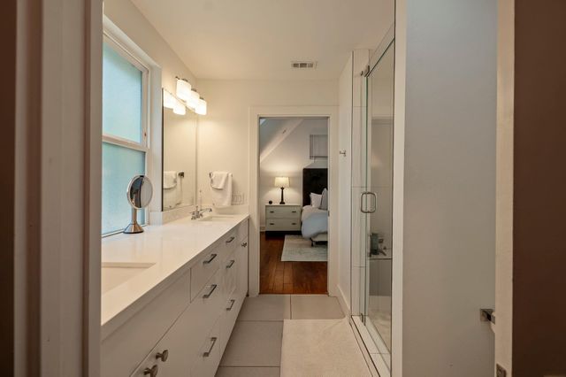 2812 Oak Springs DR 1, Austin, TX 78702