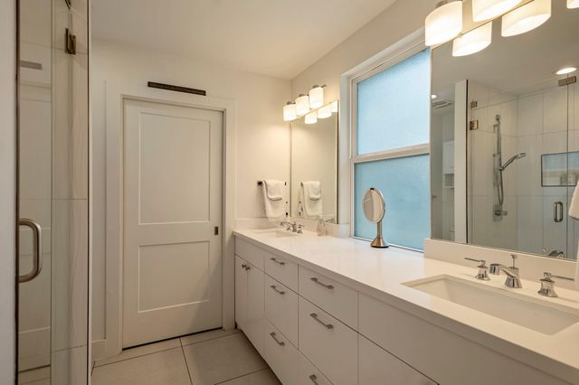 2812 Oak Springs DR 1, Austin, TX 78702