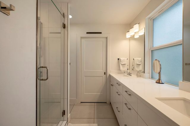 2812 Oak Springs DR 1, Austin, TX 78702