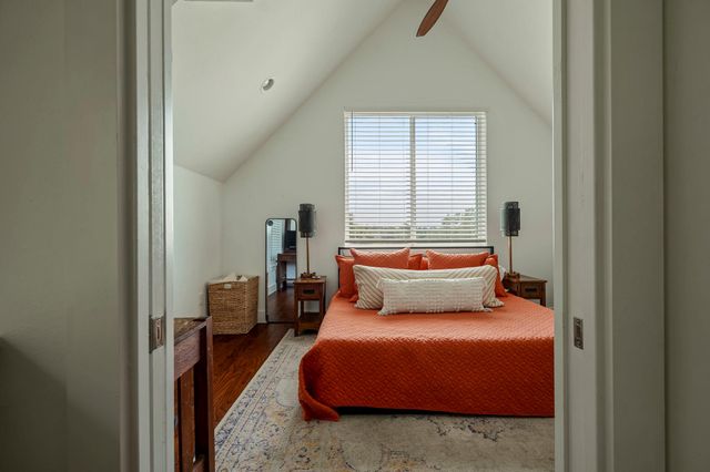 2812 Oak Springs DR 1, Austin, TX 78702