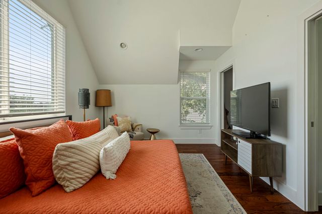 2812 Oak Springs DR 1, Austin, TX 78702