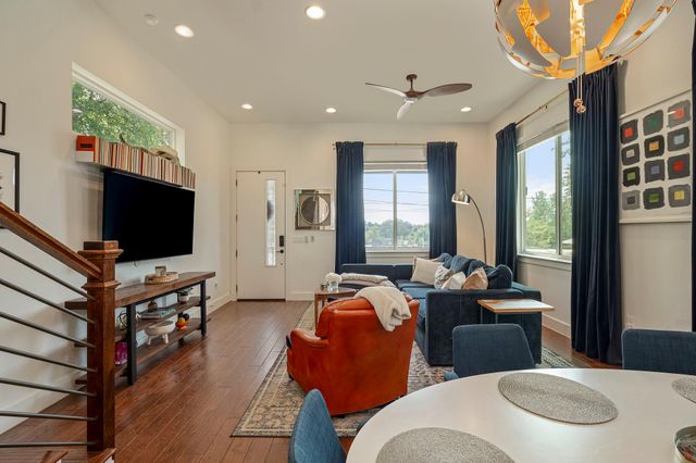2812 Oak Springs DR 1, Austin, TX 78702