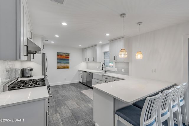 40 Oak Tree Drive, New Smyrna Beach, FL 32169