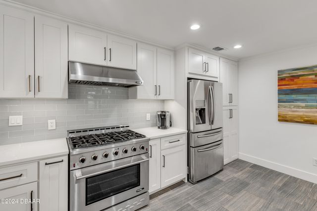 40 Oak Tree Drive, New Smyrna Beach, FL 32169