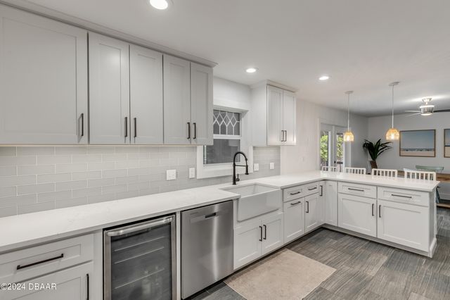 40 Oak Tree Drive, New Smyrna Beach, FL 32169