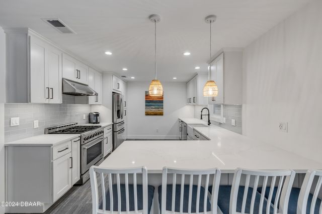 40 Oak Tree Drive, New Smyrna Beach, FL 32169