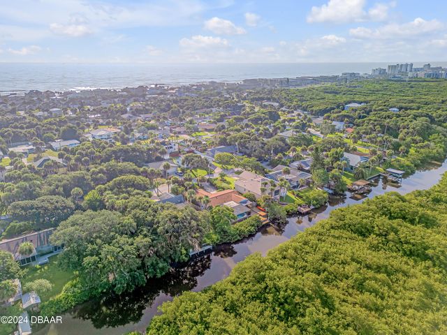 40 Oak Tree Drive, New Smyrna Beach, FL 32169