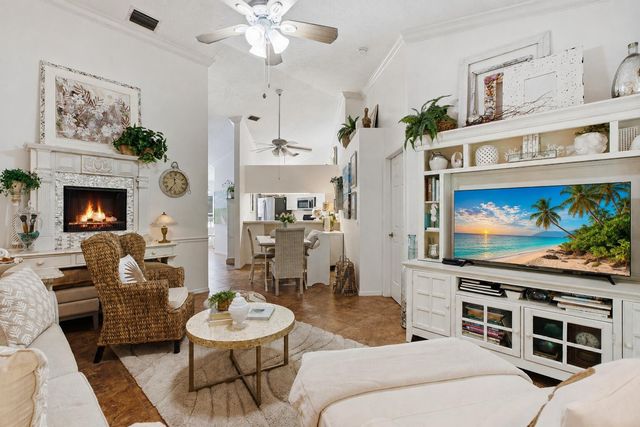 1812 SE Hideaway Circle, Port St. Lucie, FL 34952