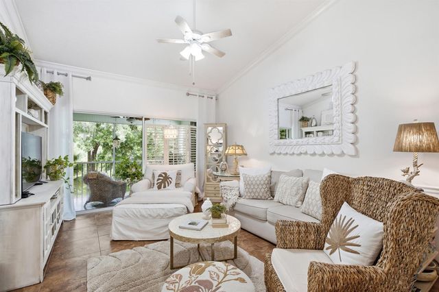 1812 SE Hideaway Circle, Port St. Lucie, FL 34952