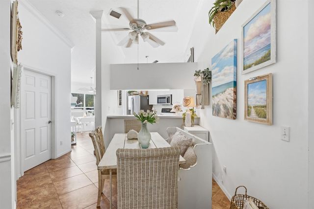 1812 SE Hideaway Circle, Port St. Lucie, FL 34952