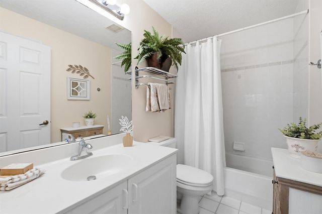 1812 SE Hideaway Circle, Port St. Lucie, FL 34952