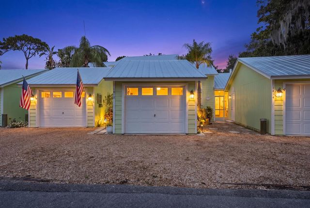 1812 SE Hideaway Circle, Port St. Lucie, FL 34952