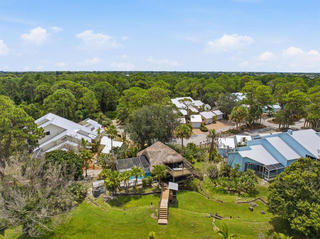 1812 SE Hideaway Circle, Port St. Lucie, FL 34952