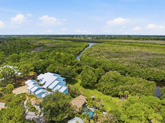 1812 SE Hideaway Circle, Port St. Lucie, FL 34952