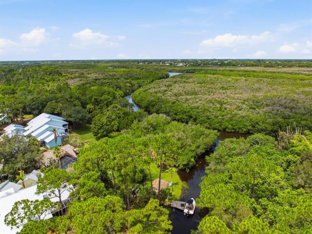 1812 SE Hideaway Circle, Port St. Lucie, FL 34952
