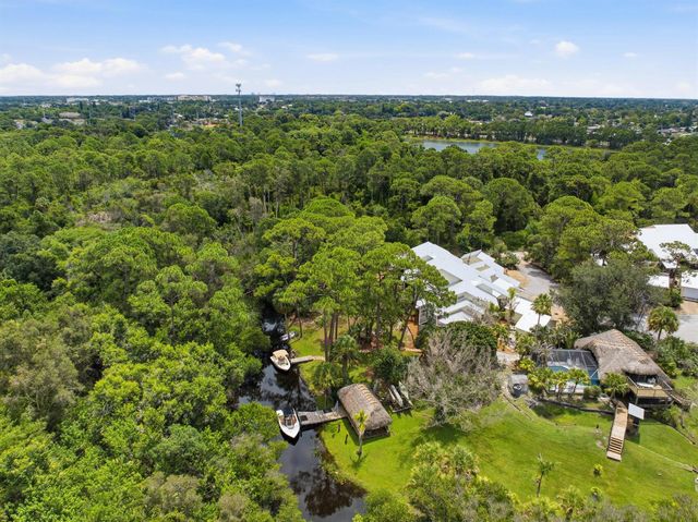 1812 SE Hideaway Circle, Port St. Lucie, FL 34952