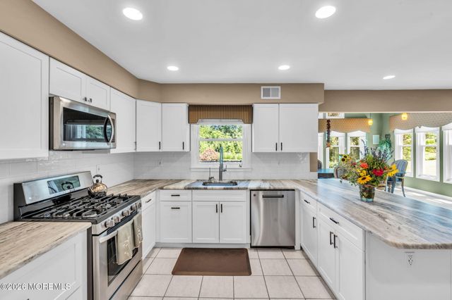 16 Groendyke Circle, Millstone, NJ 08535