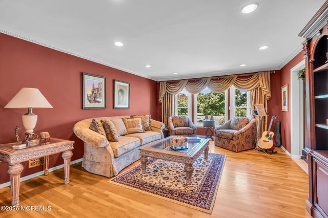 16 Groendyke Circle, Millstone, NJ 08535