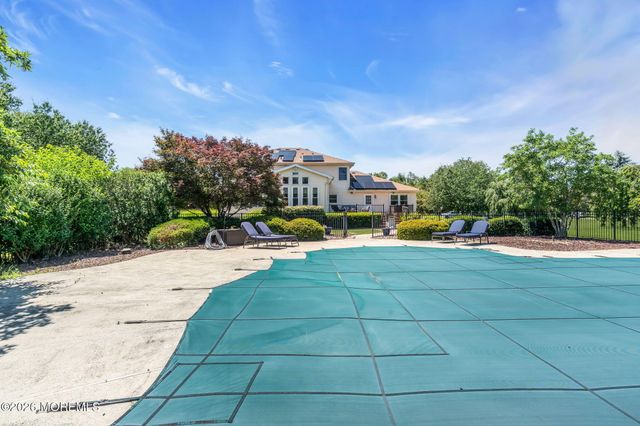 16 Groendyke Circle, Millstone, NJ 08535