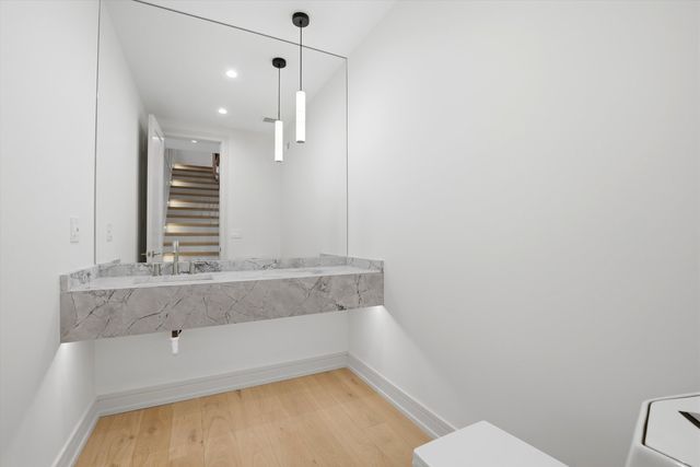 4844 N Hermitage Avenue, Chicago, IL 60640