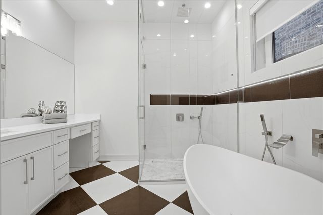 4844 N Hermitage Avenue, Chicago, IL 60640