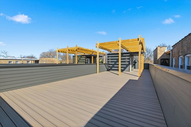 4844 N Hermitage Avenue, Chicago, IL 60640