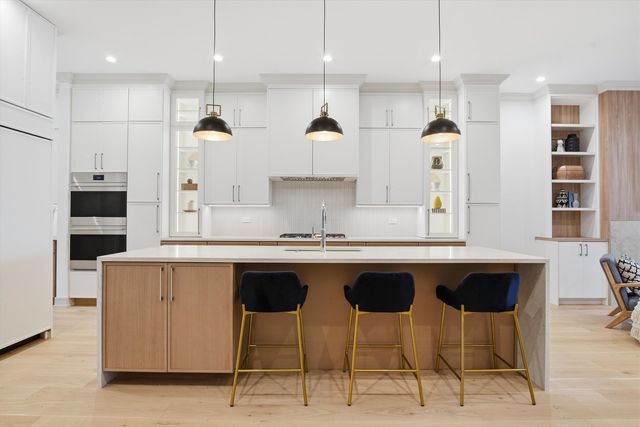 4844 N Hermitage Avenue, Chicago, IL 60640