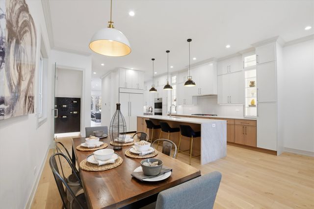 4844 N Hermitage Avenue, Chicago, IL 60640