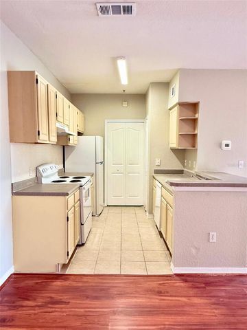 8911 LEGACY COURT 207, Kissimmee, FL 34747