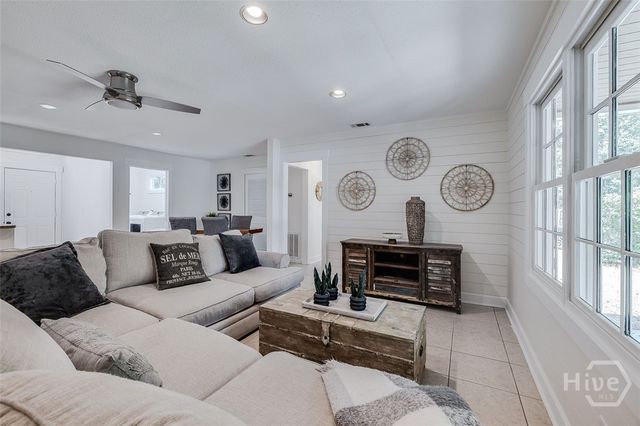 32 Brookview Drive, Savannah, GA 31406