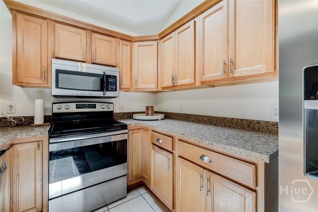 32 Brookview Drive, Savannah, GA 31406
