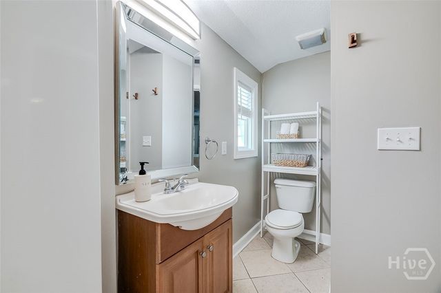 32 Brookview Drive, Savannah, GA 31406