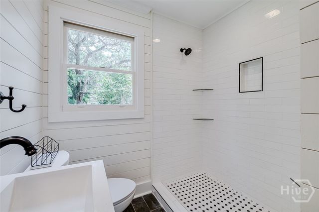 32 Brookview Drive, Savannah, GA 31406