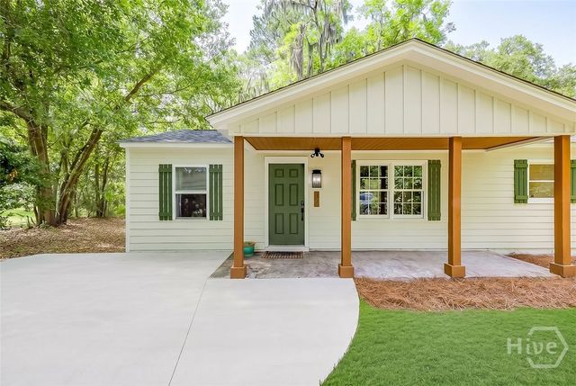 32 Brookview Drive, Savannah, GA 31406