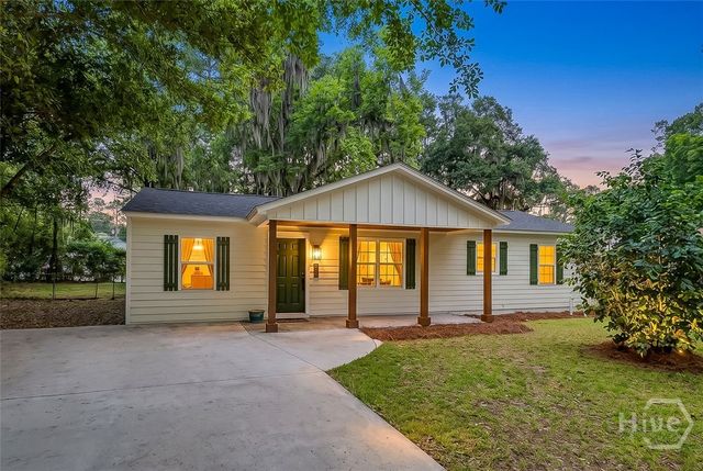 32 Brookview Drive, Savannah, GA 31406