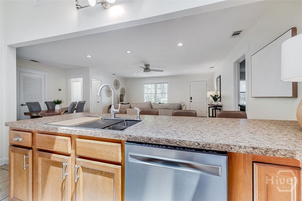 Image 22 of property listing at 32 Brookview Drive, Savannah, GA 31406