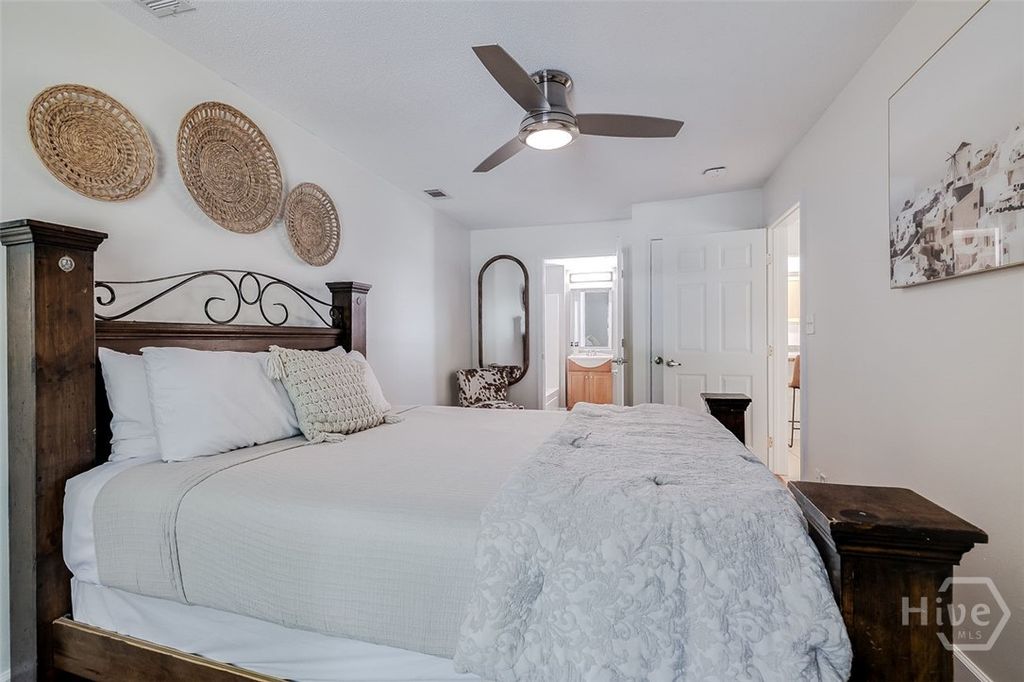 Image 26 of property listing at 32 Brookview Drive, Savannah, GA 31406