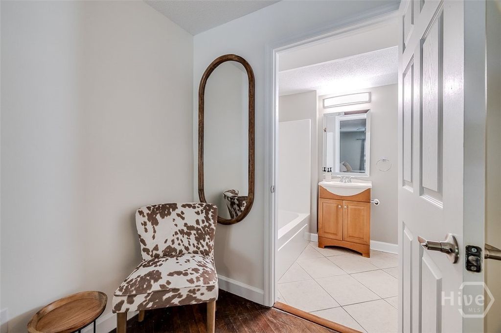 Image 27 of property listing at 32 Brookview Drive, Savannah, GA 31406