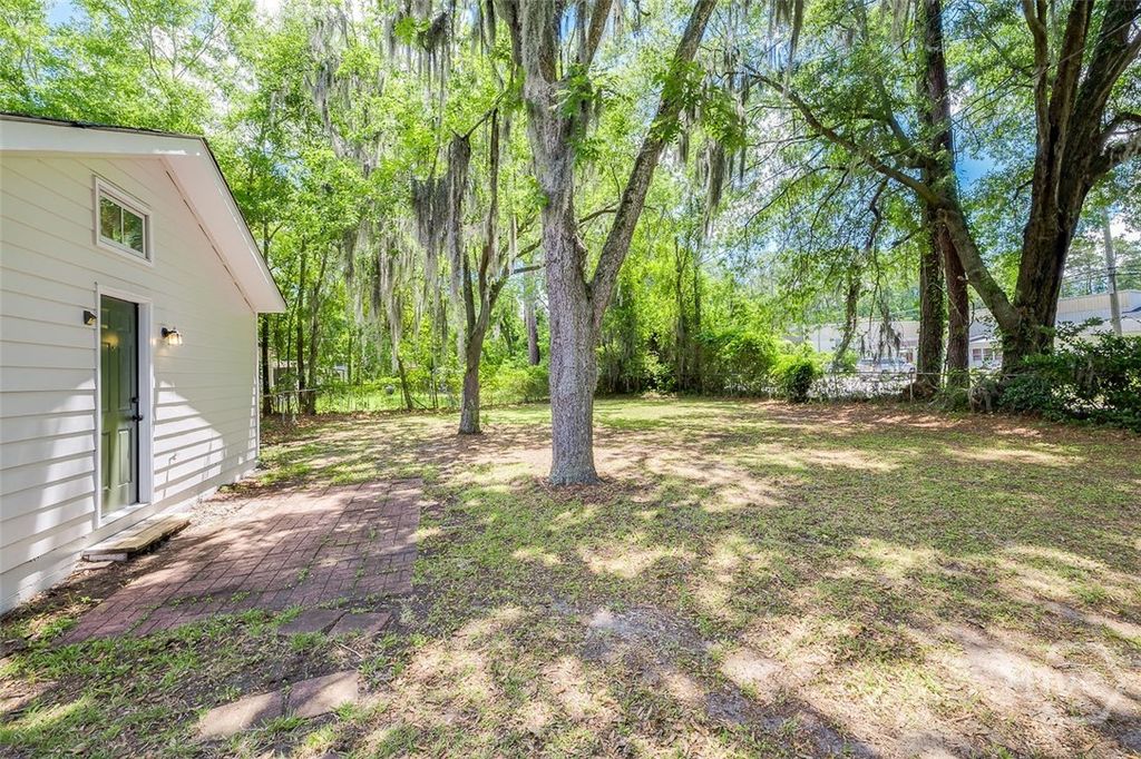 Image 39 of property listing at 32 Brookview Drive, Savannah, GA 31406