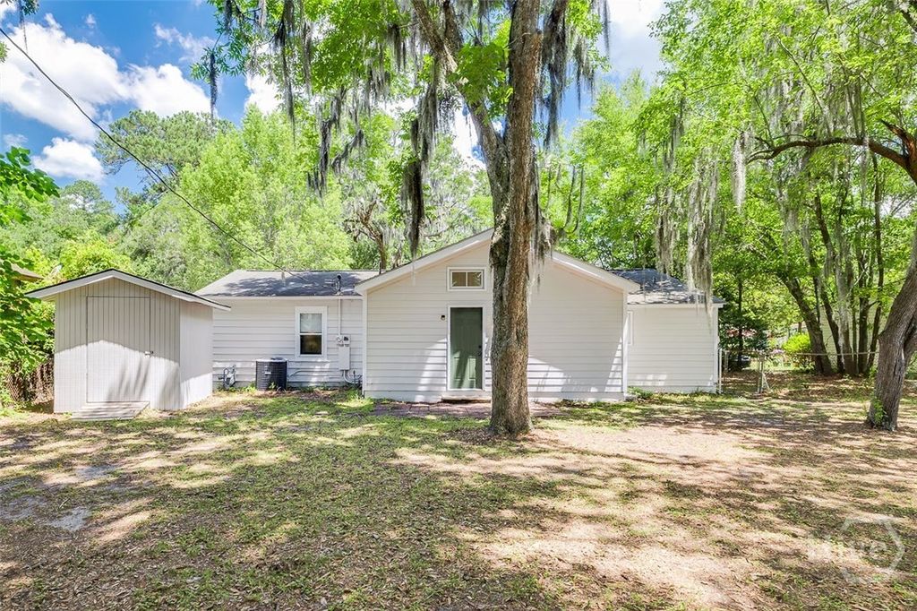 Image 40 of property listing at 32 Brookview Drive, Savannah, GA 31406