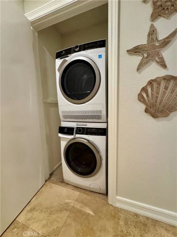 5104 Marina Pacifica Drive South, Long Beach, CA 90803