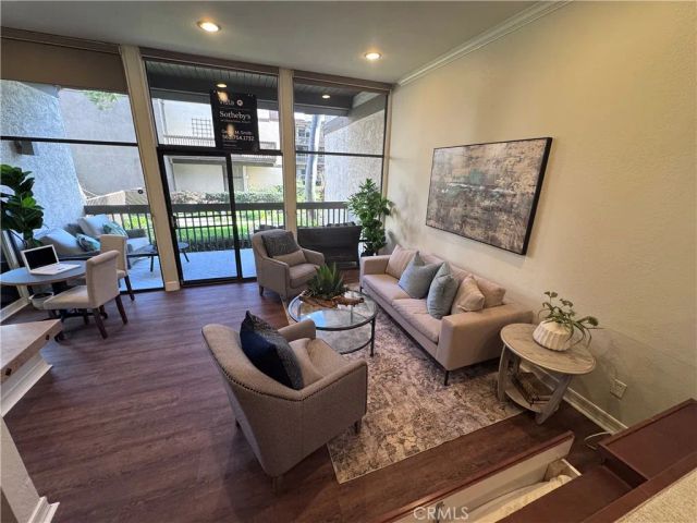 5104 Marina Pacifica Drive South, Long Beach, CA 90803