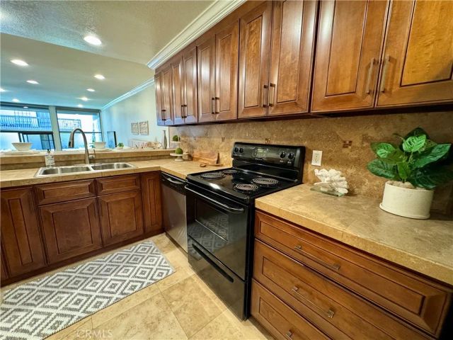 5104 Marina Pacifica Drive South, Long Beach, CA 90803