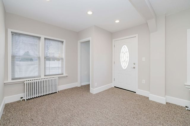 6 Makepeace Ave, Taunton, MA 02780