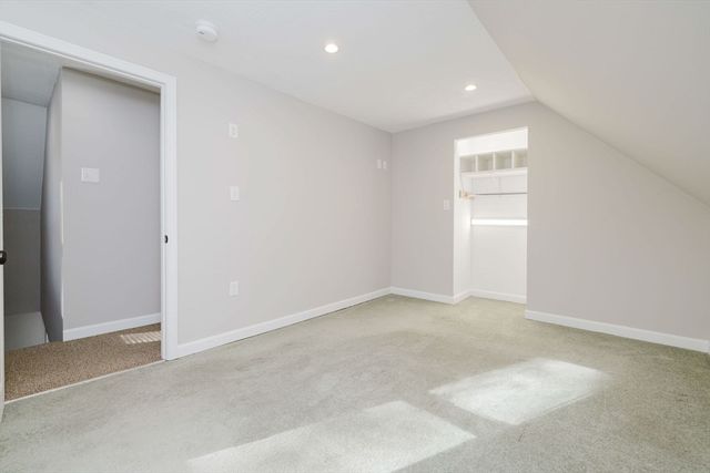 6 Makepeace Ave, Taunton, MA 02780