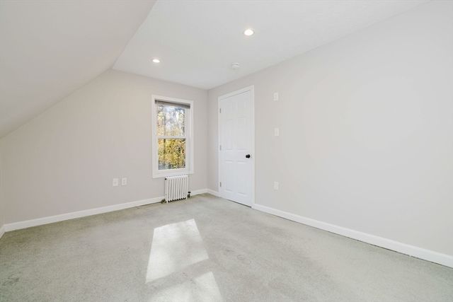 6 Makepeace Ave, Taunton, MA 02780